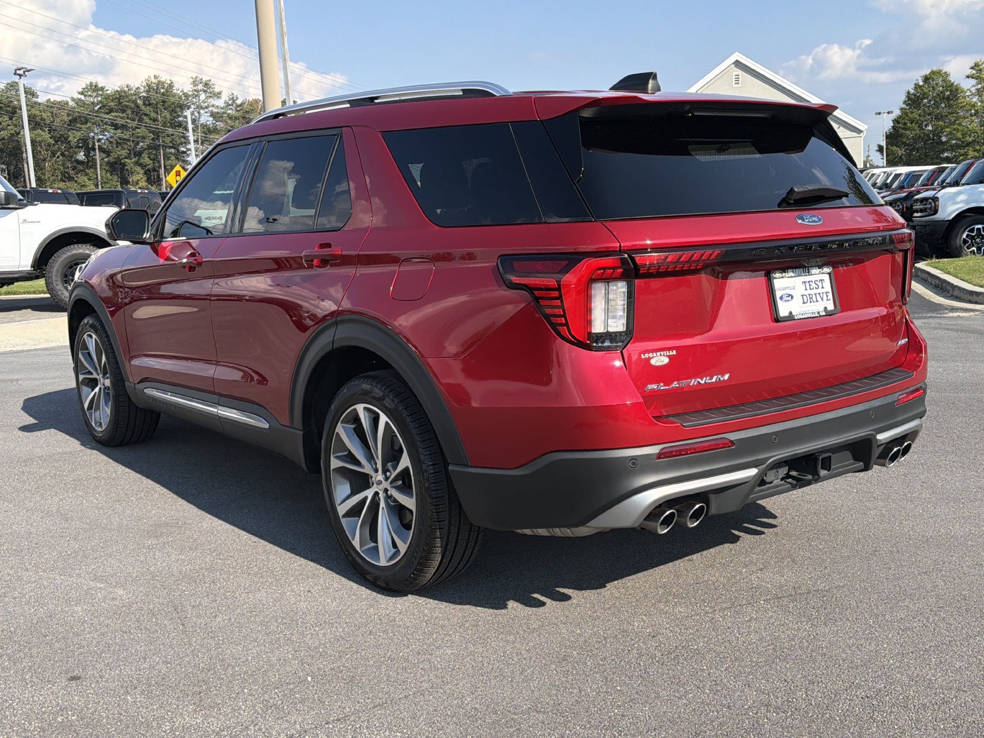 Used 2025 Ford Explorer Platinum w/ Ultimate Package AWD/4WD image 28