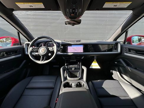 Used 2026 Porsche Cayenne AWD/4WD image 6