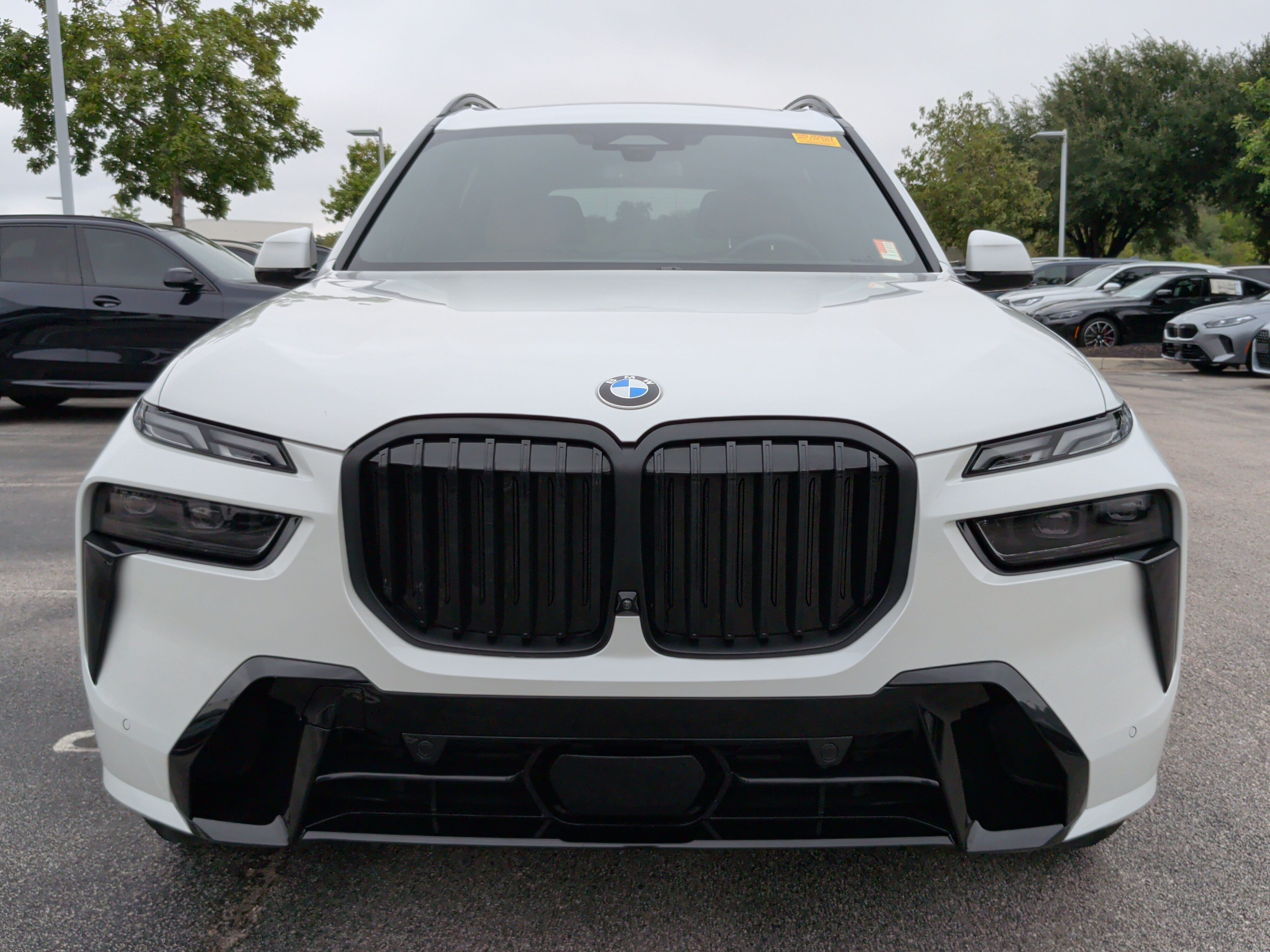 Used 2025 BMW X7 xDrive40i w/ Executive Package AWD/4WD image 5
