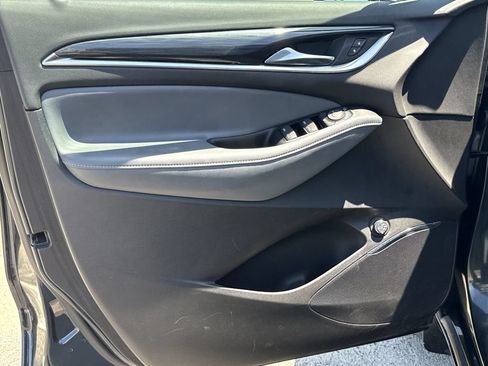 Used 2019 Buick Enclave Essence FWD image 10