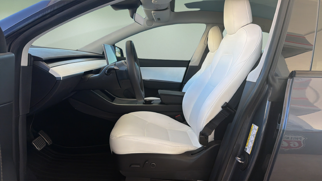 Used 2021 Tesla Model Y Long Range AWD/4WD image 15