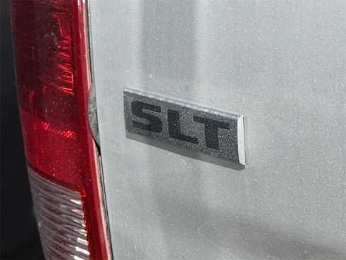 Used 2011 RAM 1500 Classic SLT image 24