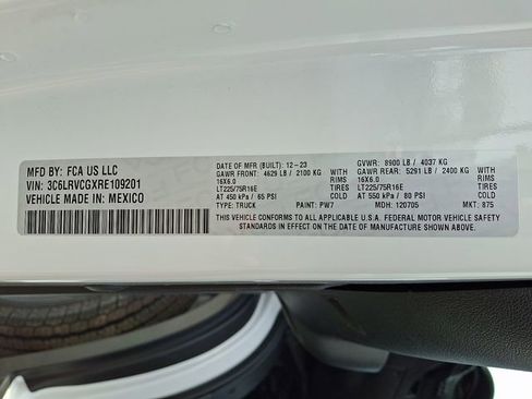 Used 2024 RAM ProMaster 2500 w/ Safety Group image 27