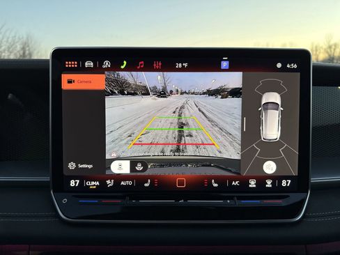 New 2026 Volkswagen Tiguan SE R-Line image 18