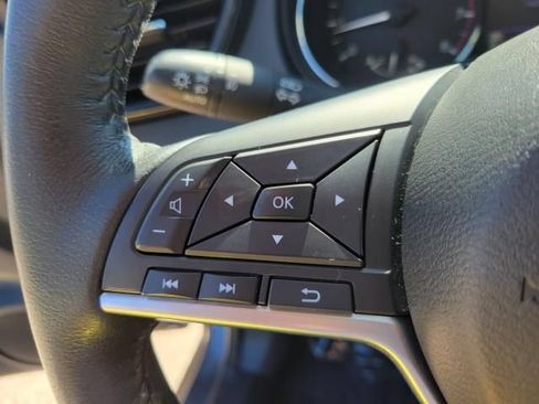 Used 2019 Nissan Rogue SV AWD/4WD image 23