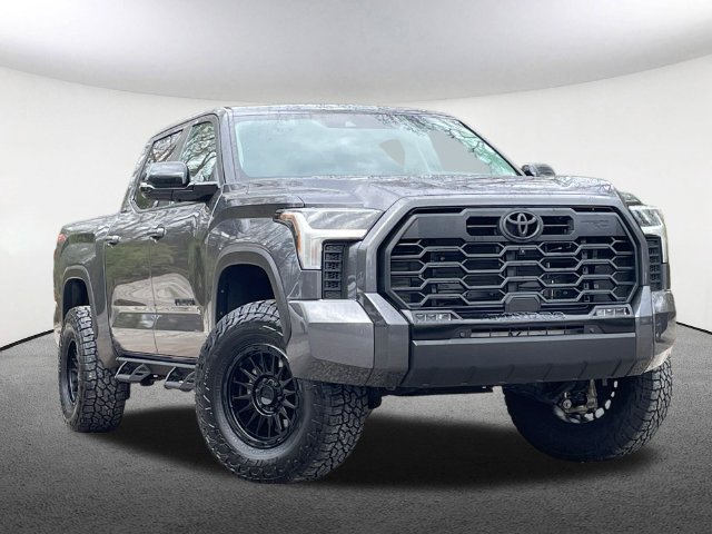 Used 2024 Toyota Tundra Limited w/ TRD Off-Road Package AWD/4WD image 17