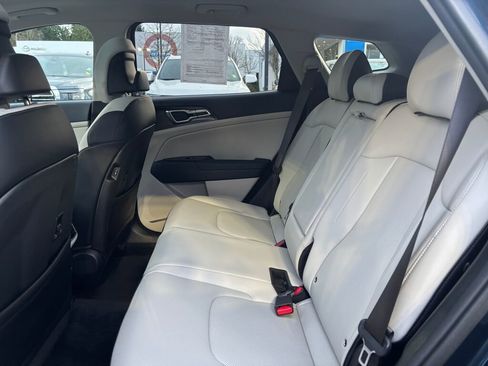 Certified 2024 Kia Sportage EX w/ EX Premium Package image 13