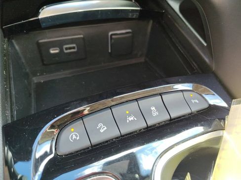 Used 2022 Buick Envision Essence w/ Sport Touring Package AWD/4WD image 19