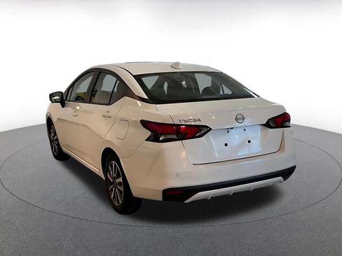 Used 2025 Nissan Versa SV image 11