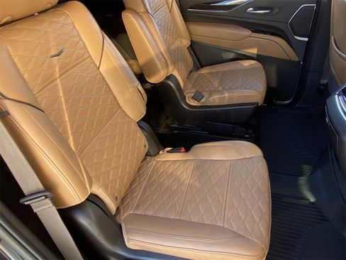 Certified 2023 Cadillac Escalade Premium Luxury image 14