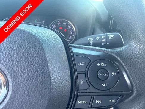 Used 2020 Toyota RAV4 LE w/ Carpet Mat Package AWD/4WD image 25