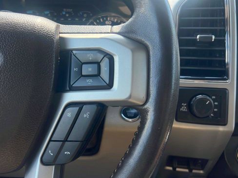 Used 2019 Ford F150 Lariat w/ Equipment Group 502A Luxury AWD/4WD image 17