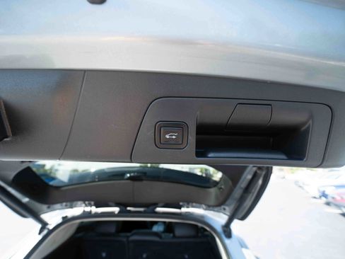 Used 2023 Buick Envision Avenir AWD/4WD image 29