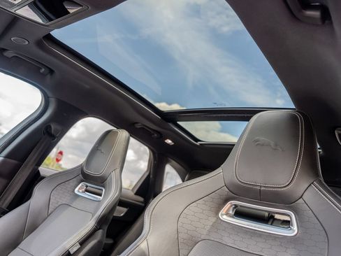 Used 2024 Jaguar F-PACE R-Dynamic S AWD/4WD image 18