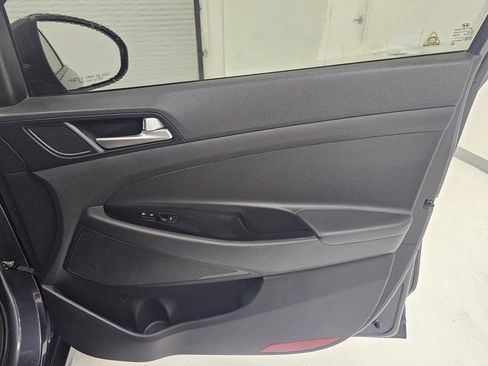 Used 2019 Hyundai Tucson SE image 40