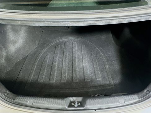 Used 2013 Hyundai Elantra GLS w/ Preferred Pkg image 26