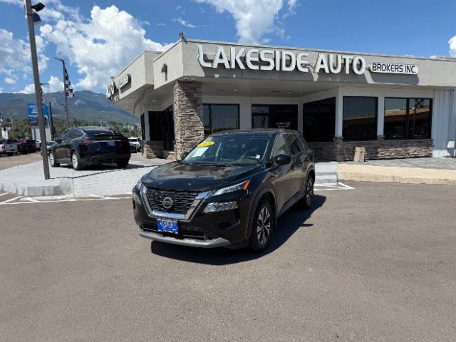 Used 2023 Nissan Rogue SV FWD image 5