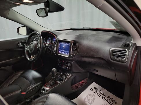 Used 2018 Jeep Compass Trailhawk w/ Cold Weather Group image 28