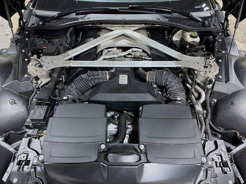 Used 2020 Aston Martin V8 Vantage Coupe RWD image 27
