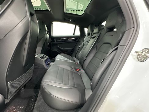 Certified 2024 Porsche Panamera 4 image 15