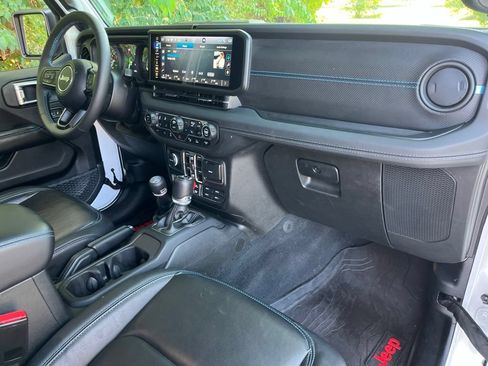Used 2024 Jeep Wrangler Unlimited Rubicon 4xe AWD/4WD image 43