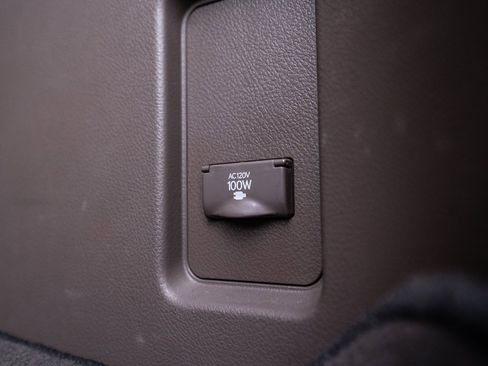 Used 2018 Lexus GX 460 image 37