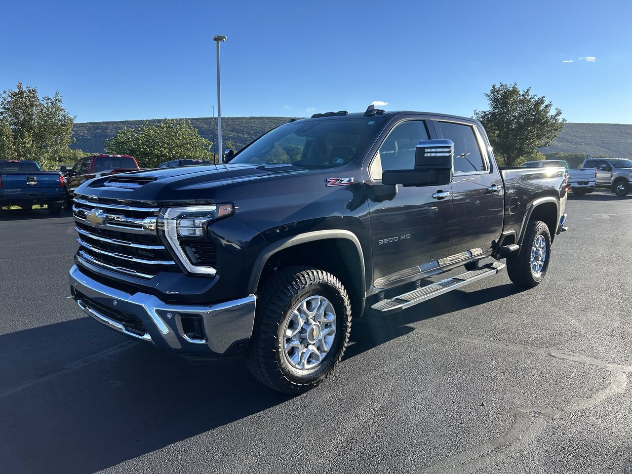 Used 2024 Chevrolet Silverado 3500 LTZ w/ LTZ Convenience Package AWD/4WD image 3