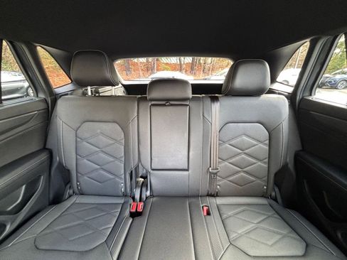Used 2025 Volkswagen Atlas Cross Sport SE image 40