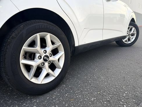 Used 2021 Kia Soul S image 11