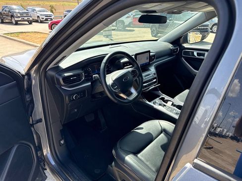 Used 2024 Ford Explorer XLT w/ Equipment Group 202A AWD/4WD image 20