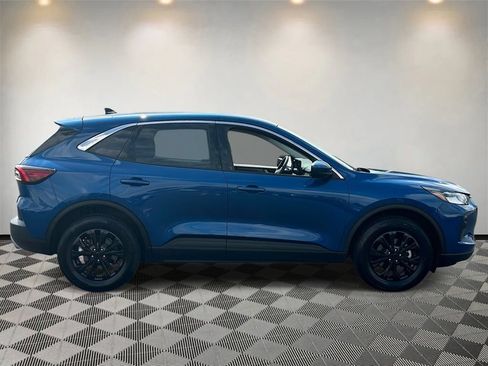 Used 2023 Ford Escape Active w/ Tech Pack #2 AWD/4WD image 2