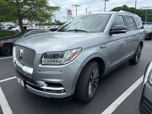 Used 2021 Lincoln Navigator Reserve w/ Luxury Package AWD/4WD image 3