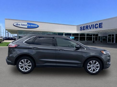 Used 2020 Ford Edge Titanium w/ Equipment Group 301A FWD image 9