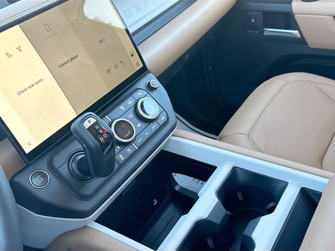 New 2026 Land Rover Defender 110 S image 27