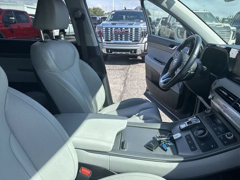 Used 2022 Hyundai Palisade SEL w/ Premium Package FWD image 13