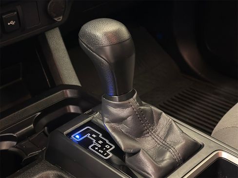 Used 2022 Toyota Tacoma SR image 28