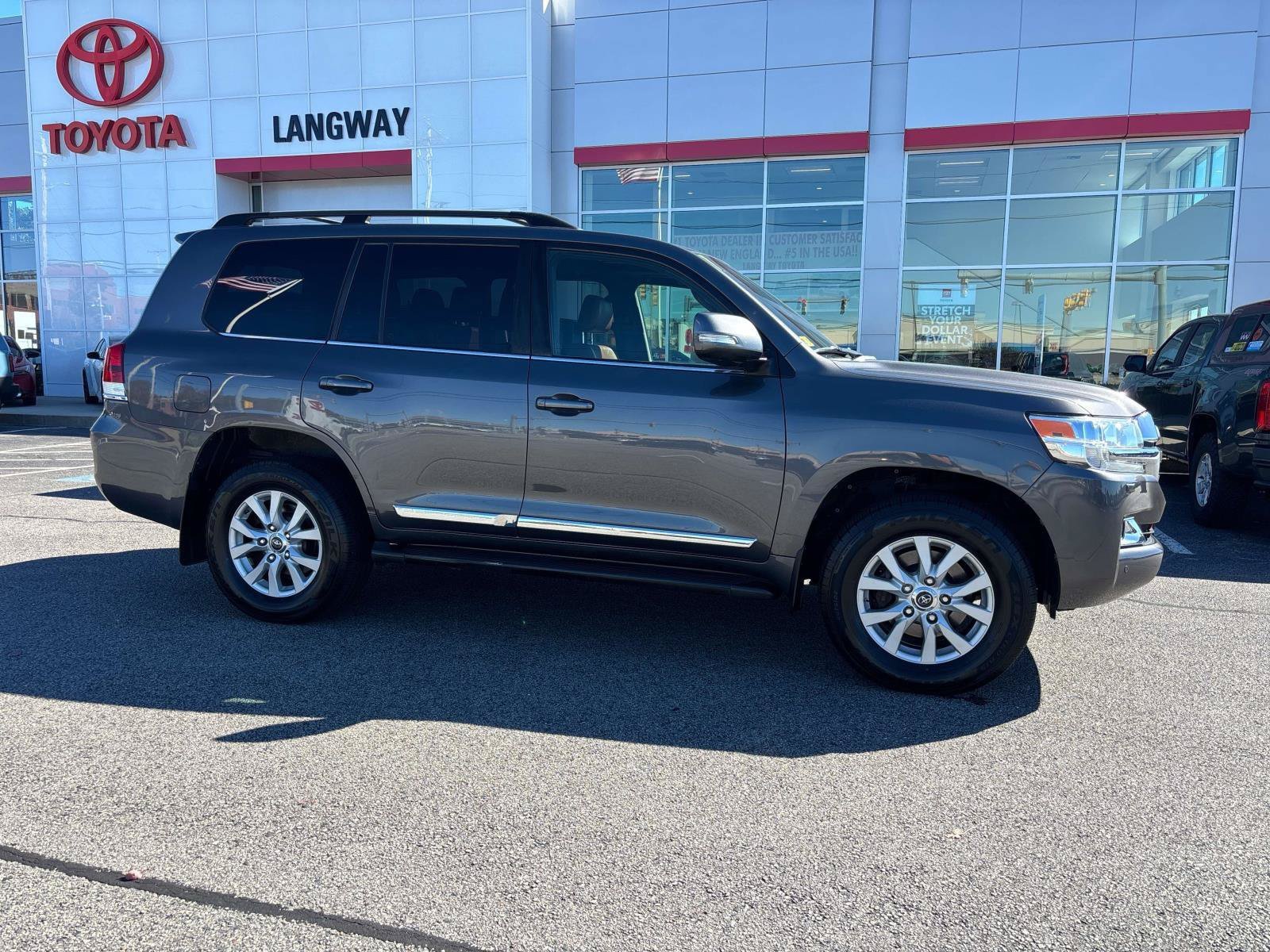 Used 2017 Toyota Land Cruiser AWD/4WD image 2