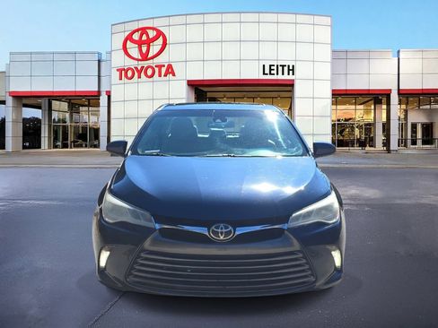 Used 2015 Toyota Camry XLE image 2