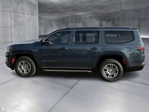 Used 2024 Jeep Wagoneer 4WD image 3