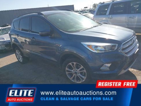 Used 2018 Ford Escape SE image 1