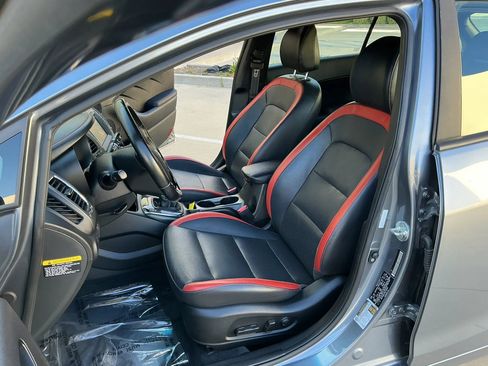 Used 2017 Kia Forte SX FWD image 9
