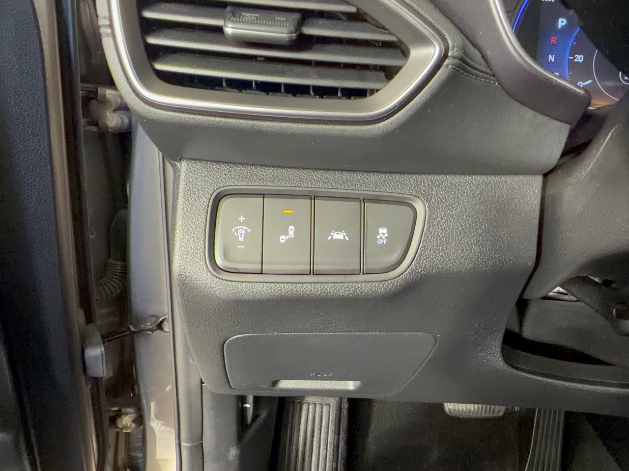 Used 2019 Hyundai Santa Fe SEL FWD image 29