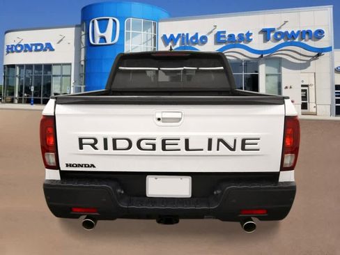 New 2026 Honda Ridgeline Black Edition image 4