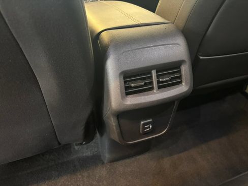 Used 2024 GMC Terrain SLE AWD/4WD image 22