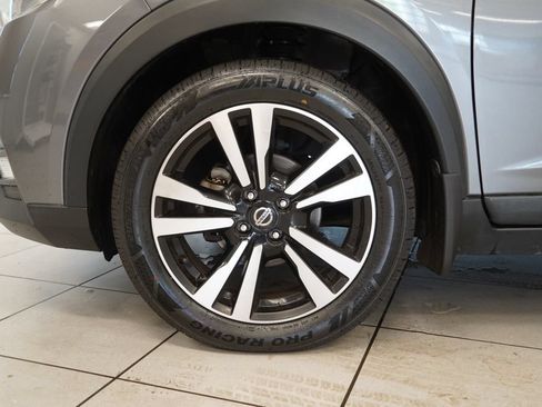 Used 2019 Nissan Kicks SR FWD image 16