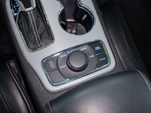 Used 2018 Jeep Grand Cherokee SRT w/ Trailer Tow Group IV image 43