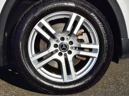 Used 2021 Mercedes-Benz GLA 250 4MATIC w/ Premium Package image 39