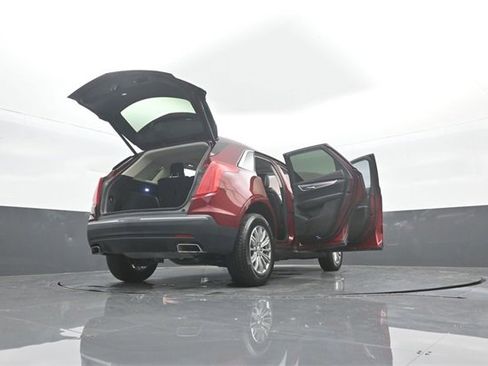 Used 2018 Cadillac XT5 Luxury w/ Driver Awareness Package image 39