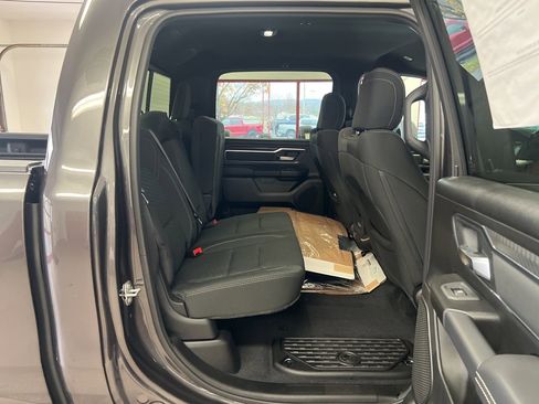 New 2026 RAM 1500 4x4 Crew Cab image 28
