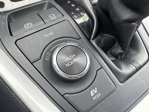 Certified 2024 Toyota RAV4 LE AWD/4WD image 37